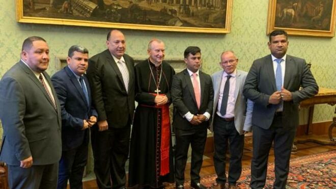 Los diputados de la oposición en el Vaticano