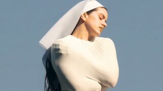 Rosalía en la portada de 'Lux'