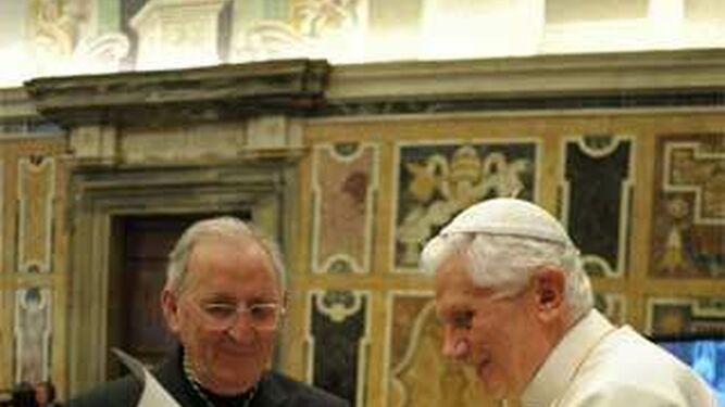 El Papa entrega el Premio Ratzinger a Olegario