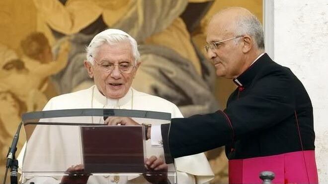 Alfred Xuereb, con Benedicto XVI