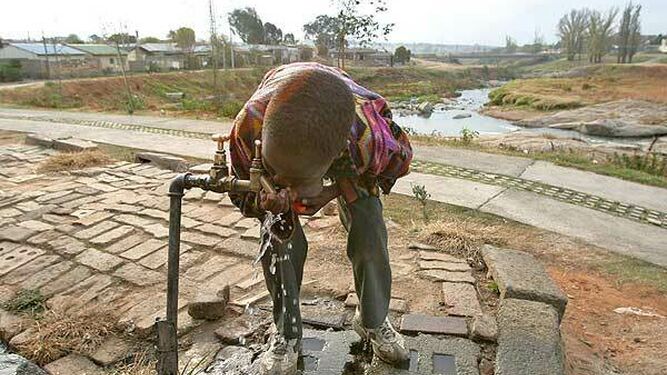 Agua, bien escaso