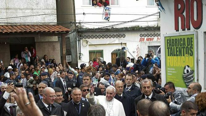 El Papa Francisco en la favela de Rio de Janeiro