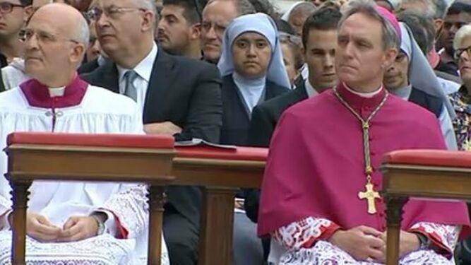 Xuereb y Ganswein, en la misa de los catequistas
