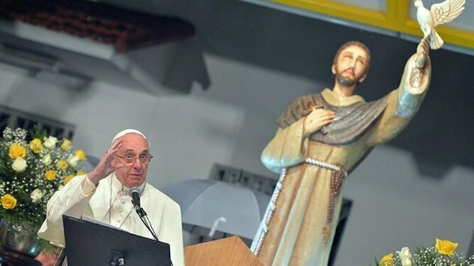 El Papa, ante la figura de San Francisco de Asís