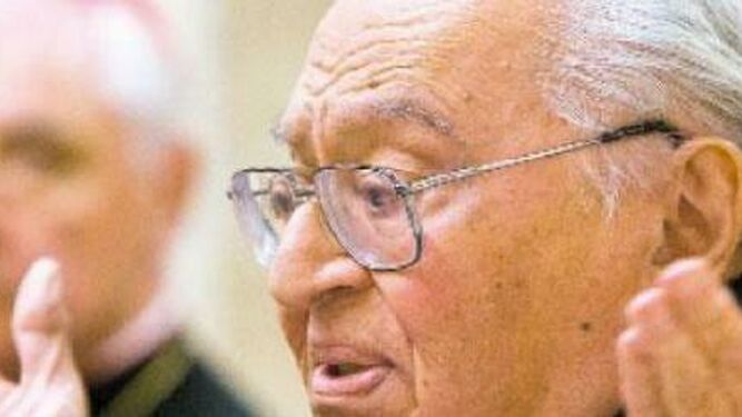 Gustavo Gutiérrez, con el prefecto Müller