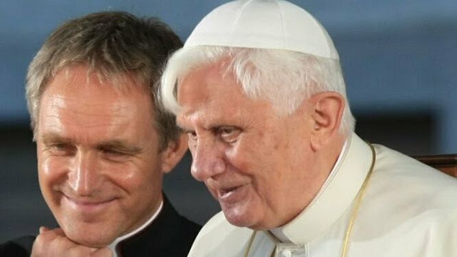 Georg Gänswein y el Papa emérito