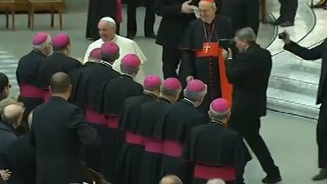 El Papa, durante su encuentro con el clero romano