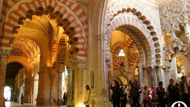 Interior de la mezquita de Córdoba
