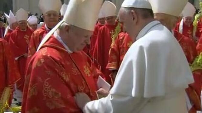 Francisco saluda al cardenal Dziwisz