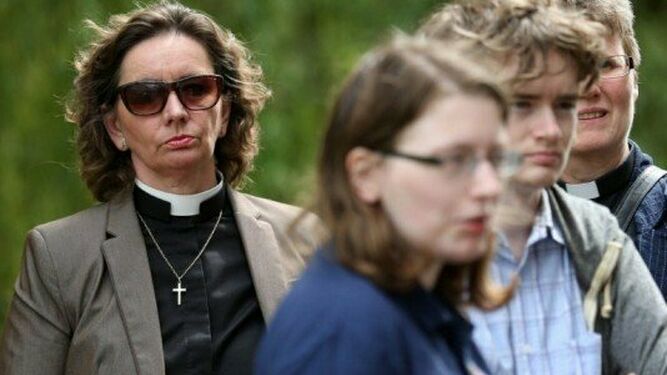 Mujeres que ejercen el sacerdocio