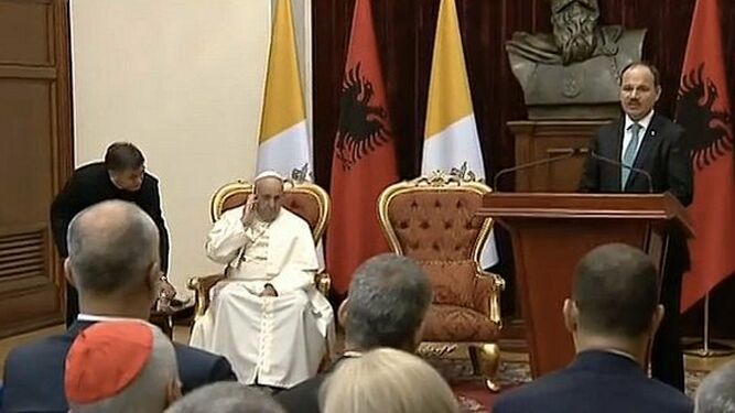 Discursos entre el presidente de Albania y el Papa