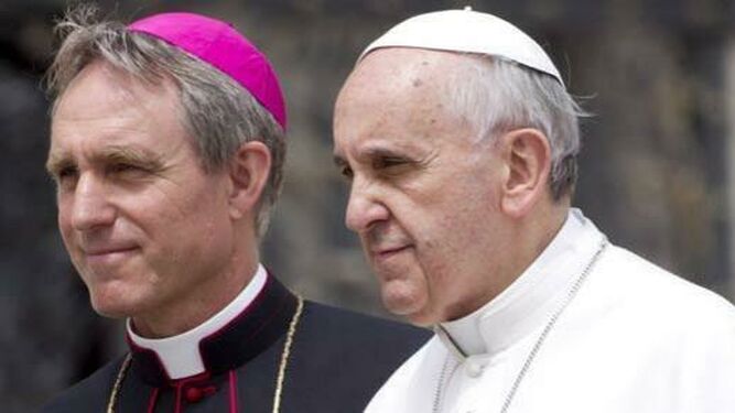 Gänswein y Francisco