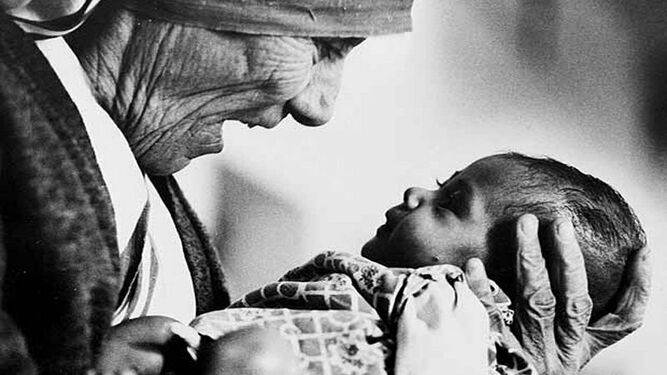 Madre Teresa y bebé