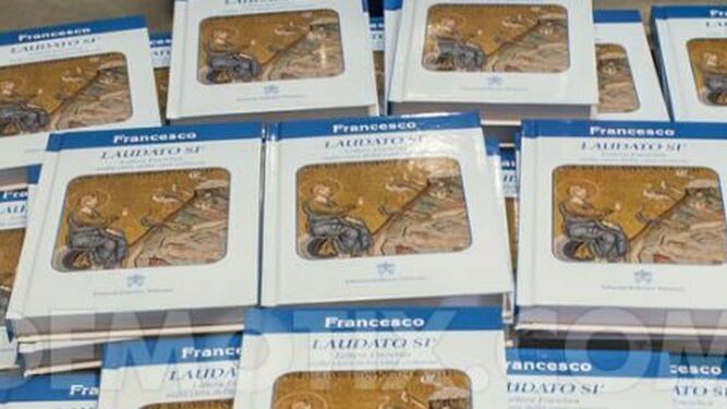 Las encíclicas ya están siendo repartidas por todo el mundo