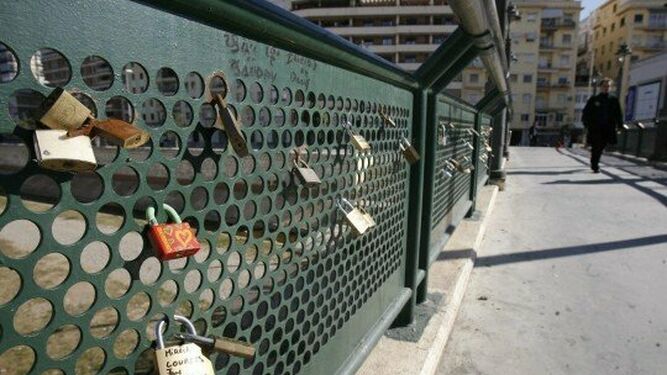 Candados del amor en muchas ciudades del mundo