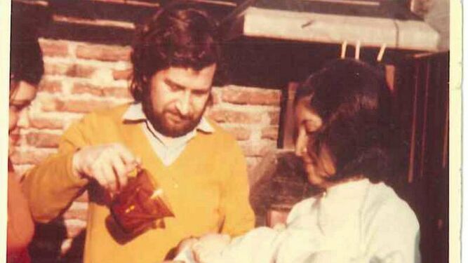 Joan Alsina bautiza a la hija de A. Bentué