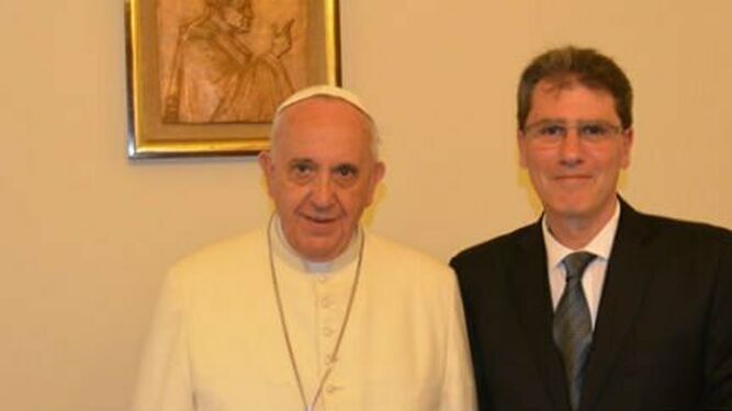 El Papa posa con Marcelo Figueroa