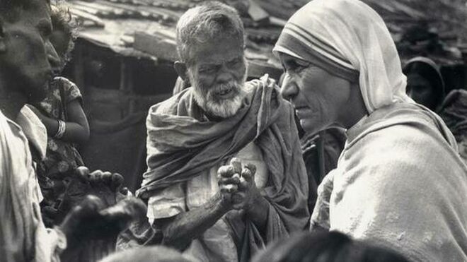 Madre Teresa de Calcuta, con los más pobres