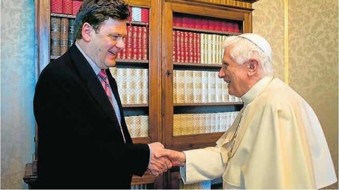 Ratzinger, con Peter Seewald