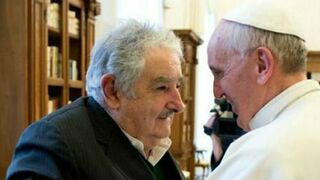 El Papa y Mújica