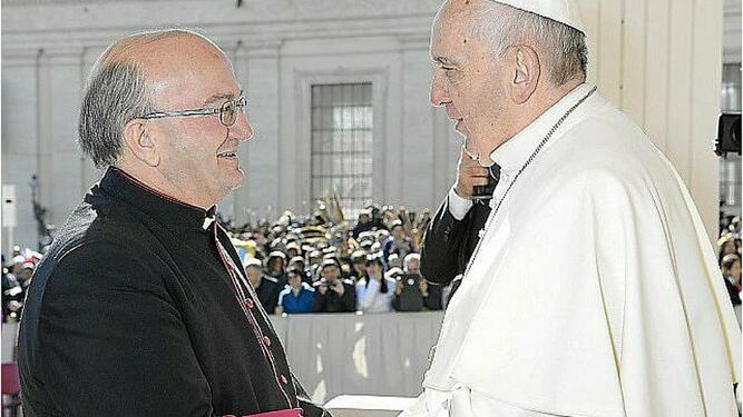 El Papa saluda a Conesa