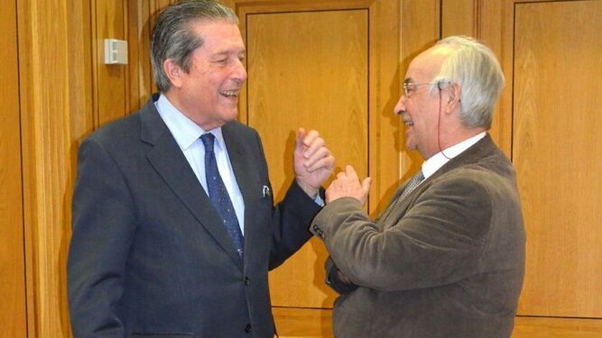 Mayor Zaragoza, con el jesuita Pinilla