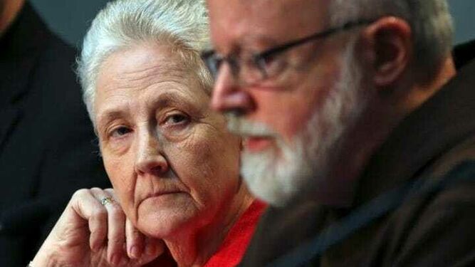 O'Malley, con Marie Collins
