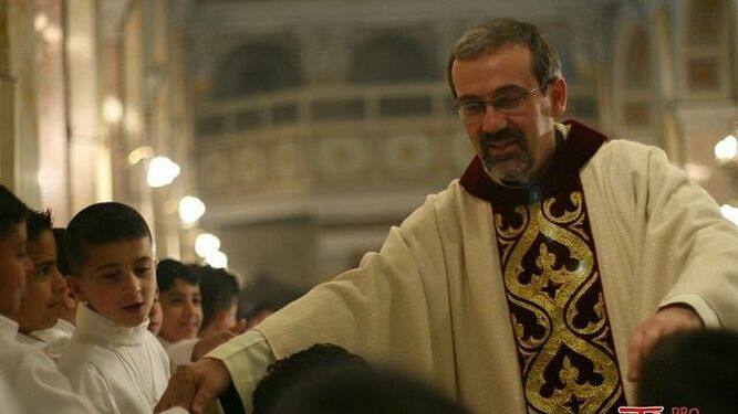 Pizzaballa, con niños cristianos de Tierra Santa