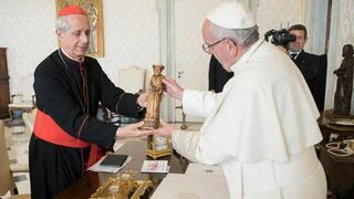 El cardenal Poli, con el Papa Francisco