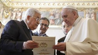El Papa y Mahmoud Abbas