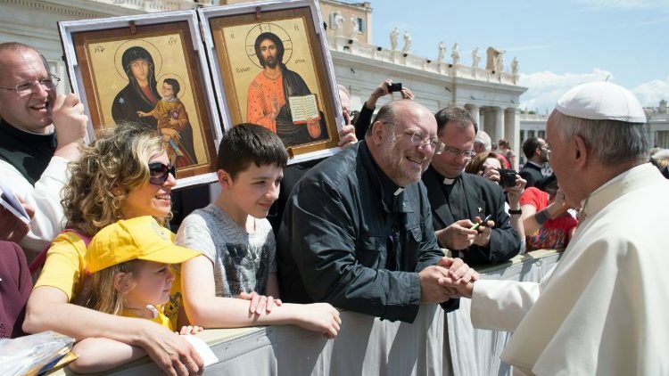 Kết quả hình ảnh cho don di noto and papa francesco"