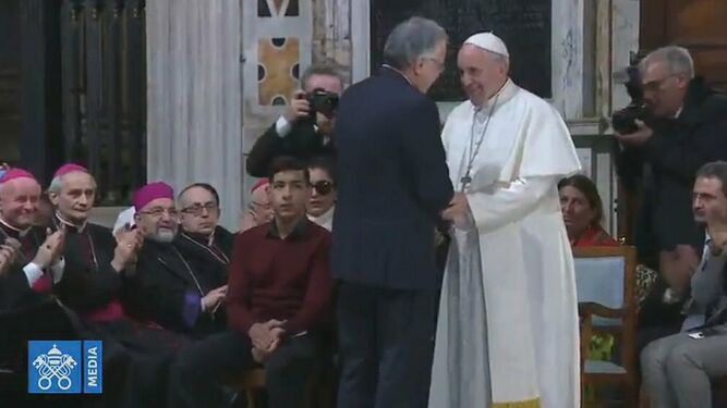 El Papa saluda al fundador de Sant'Egidio, Andrea Riccardi