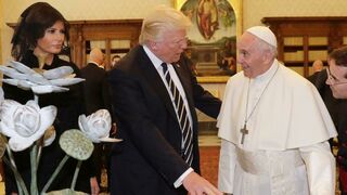 El Papa, con Donald Trump