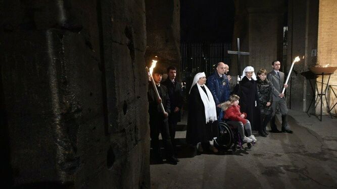 Las religiosas, en una de las estaciones