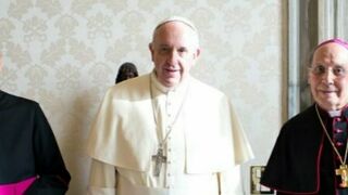 Francisco con el anterior y actual prelados del Opus Dei, Javier Echevarría y Fernando Ocáriz