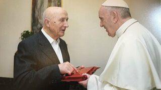 El reencuentro de Francisco y Castillo