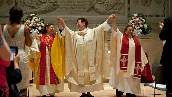 Es la hora de las mujeres sacerdotes
