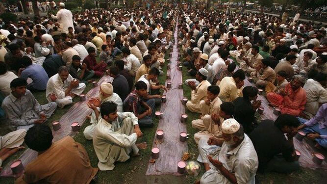 Los musulmanes españoles celebran Ramadán