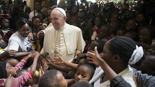 África le quiere al Papa Francisco