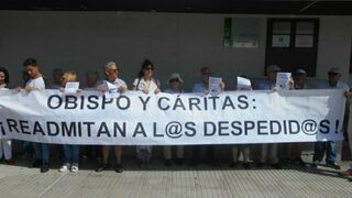 Protesta contra el obispo de Cádiz y Cáritas diocesana