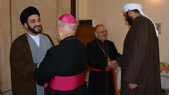 Sako (2d), en un acto interreligioso