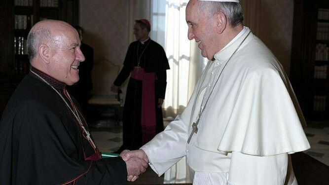 El arzobispo de Zaragoza, monseñor Jiménez, con el Papa
