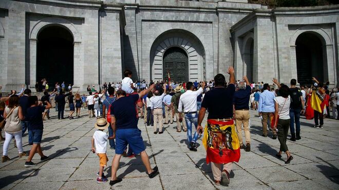 Visitas al mausoleo de Franco