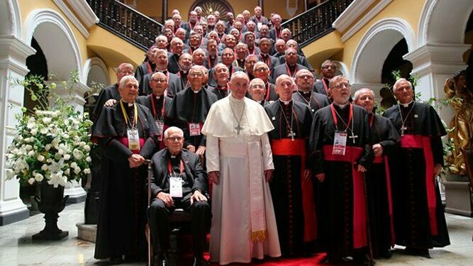 Los obispos de Perú, con el Papa