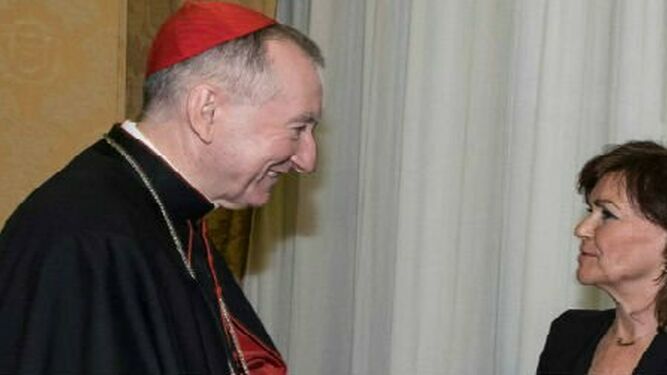 Parolin reitera a Carmen Calvo que la Iglesia "no va a oponerse" a la exhumación de los restos de Franco
