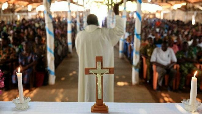 Misa en una iglesia africana