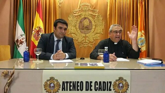 Resultado de imagen para sacerdote antonio casado delgado