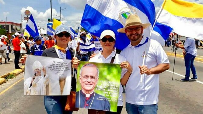 Manifestantes Báez