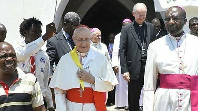 El cardenal Filoni en su vista a Angola