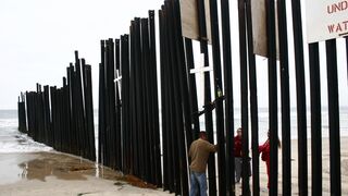 Muro de la vergüenza entre EEUU y México